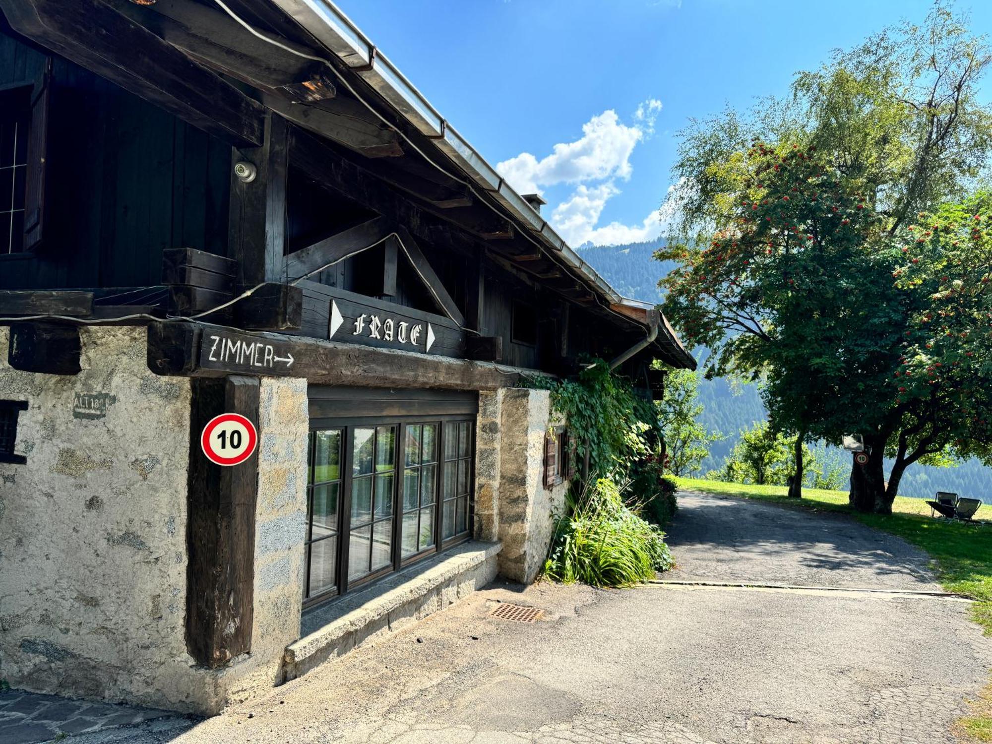 مادونا دي كامبيليو Albergo Ristorante Al Frate Da Streza المظهر الخارجي الصورة
