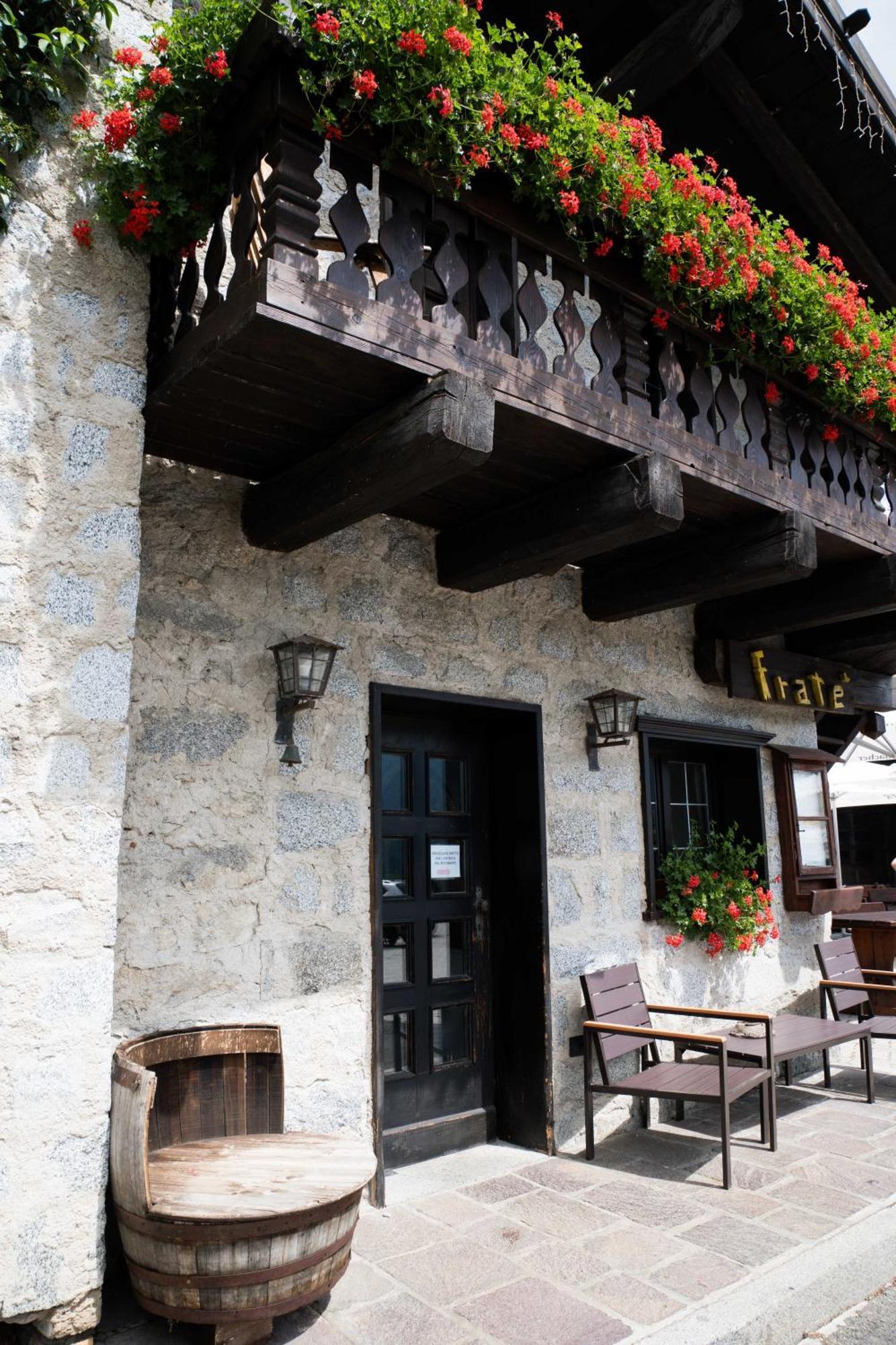 مادونا دي كامبيليو Albergo Ristorante Al Frate Da Streza المظهر الخارجي الصورة