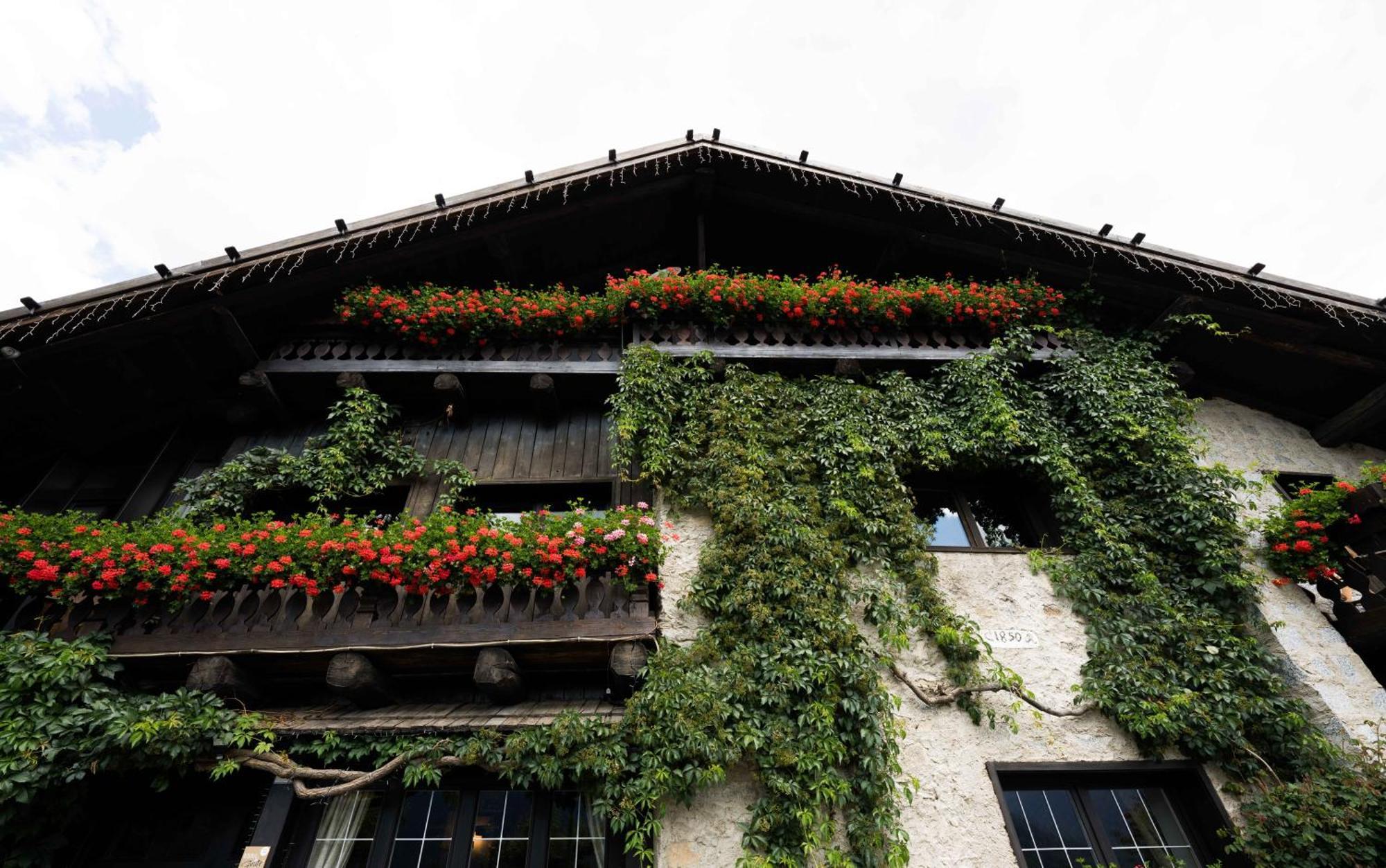 مادونا دي كامبيليو Albergo Ristorante Al Frate Da Streza المظهر الخارجي الصورة